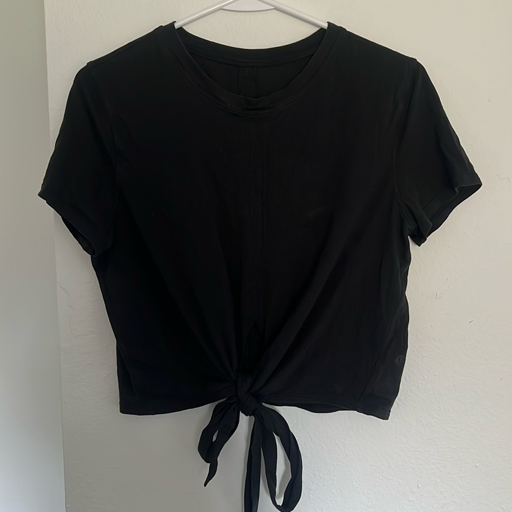 Lululemon cropped tie back tshirt